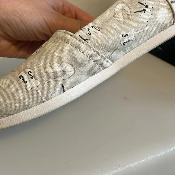 TOMS all that jazz size 7 shoes - Picture 7 of 7